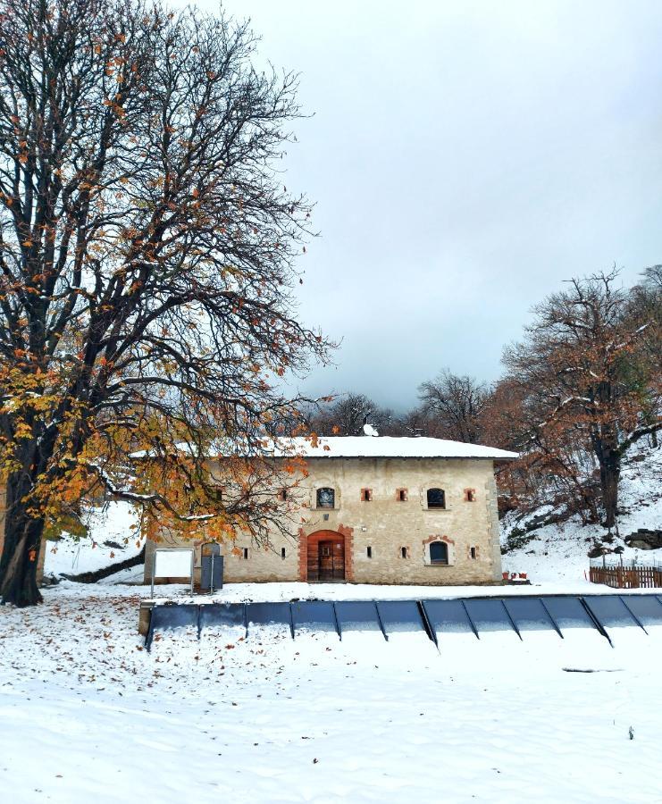 Hostel Forte Di Machaby Arnad Exteriér fotografie